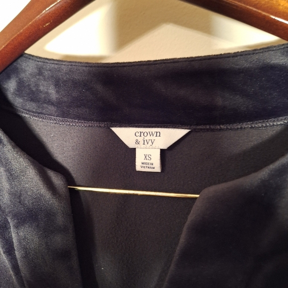 Black Velvet Velour Notch Neck Popover Shirt Ladies XS Crown Ivy Gothic Witchy - Picture 4 of 5